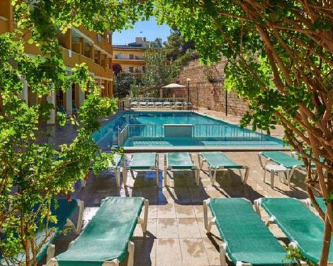 Flor Los Almendros Hotel