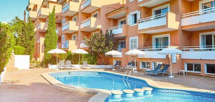 Universal Apartamentos Laguna Garden