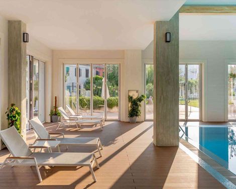 Lazure Hotel & Marina