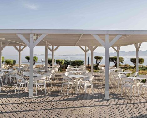 White Olive Marine Aquapark