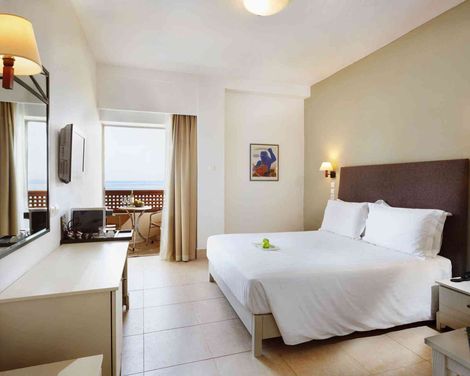 Santa Marina Beach Hotel