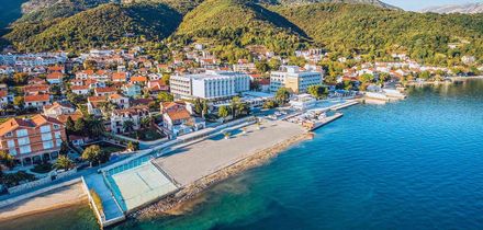 Carine Hotel Delfin
