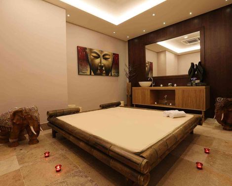 Charisma De Luxe Hotel