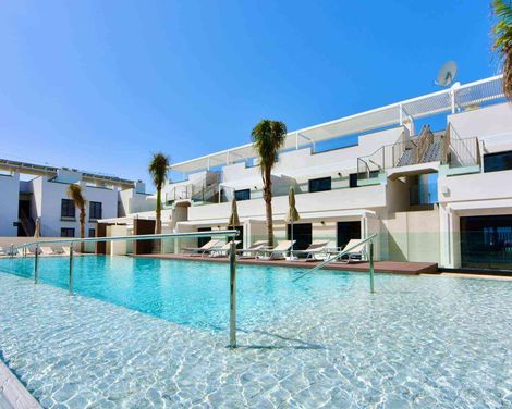 Esmeralda Cotillo Homes by LIVVO