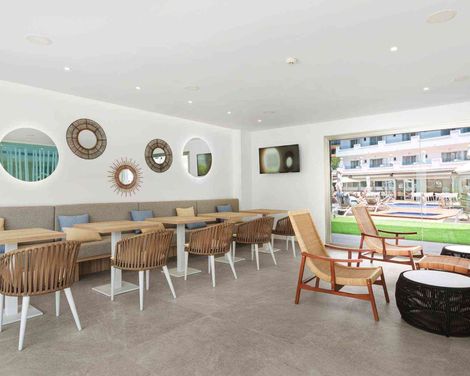 Metropolitan Playa JUKA Aparthotel