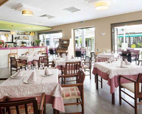 Neptuno Paguera Hostal