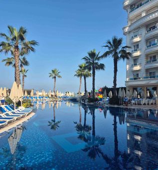 Grand Blue Fafa Resort