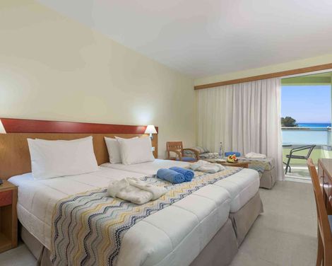 Avra Beach Resort Hotel & Bungalows