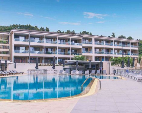 Lagomandra Beach Hotel