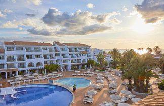 FERGUS Style Bahamas