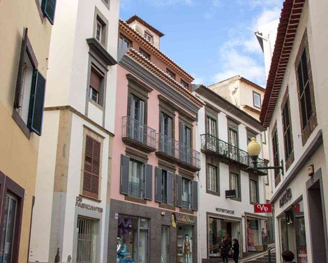 Apartamentos Funchal by Petit Hotels