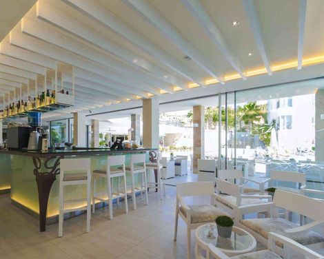 La Pérgola Aparthotel