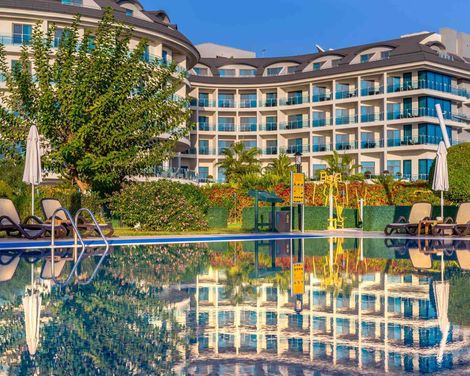 Commodore Elite Suites & Spa