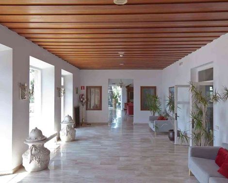 Hotel Roger De Flor By Seleqtta