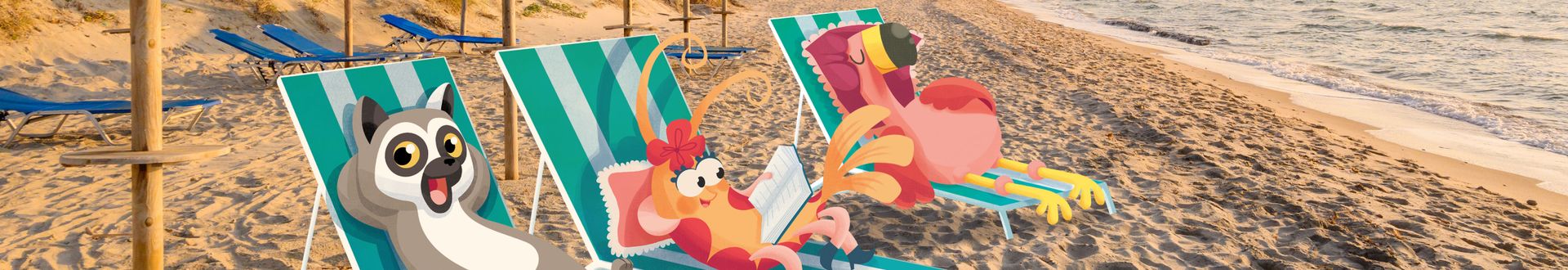 Katta und seine Freunde als Cartoon-Figuren entspannen auf Sonnenliegen am Sandstrand neben dem Meer in sommerlicher Urlaubsszene