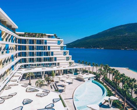 Carine Hotel Kumbor-2