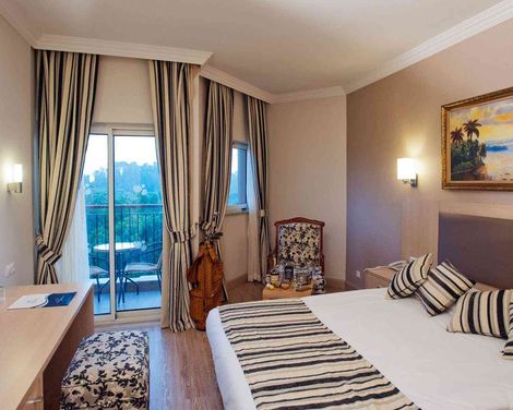 Crystal Tat Beach Pearl Collection