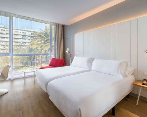 Occidental Atenea Mar