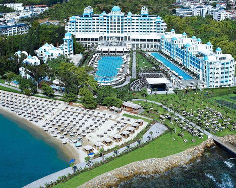 Rubi Platinum Spa Resort & Suites